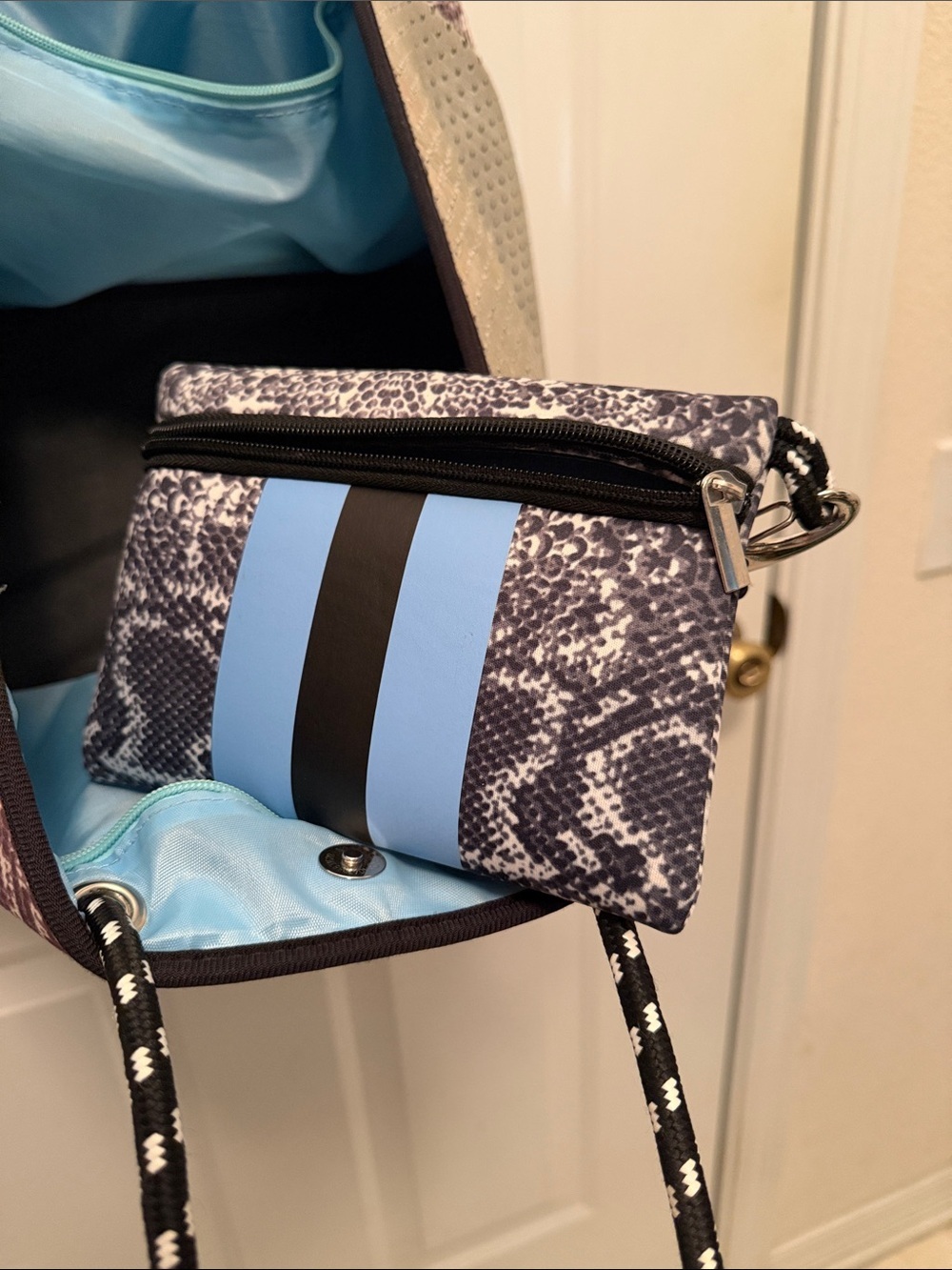 Dallas Hill Neoprene Snake Print Tote Blue Stripe Zip Pouch - Picture 7 of 14